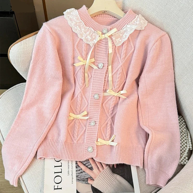 Cárdigans pastel de encaje con cuello dulce