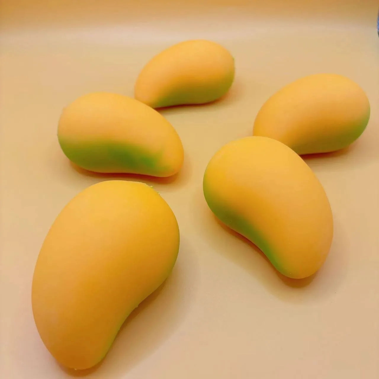 Juguete antiestrés Mango Squishy Ball | Juguete inquieto de rebote súper lento para la ansiedad