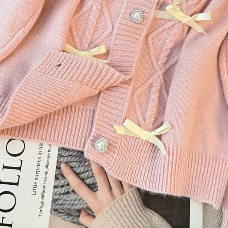 Cárdigans pastel de encaje con cuello dulce