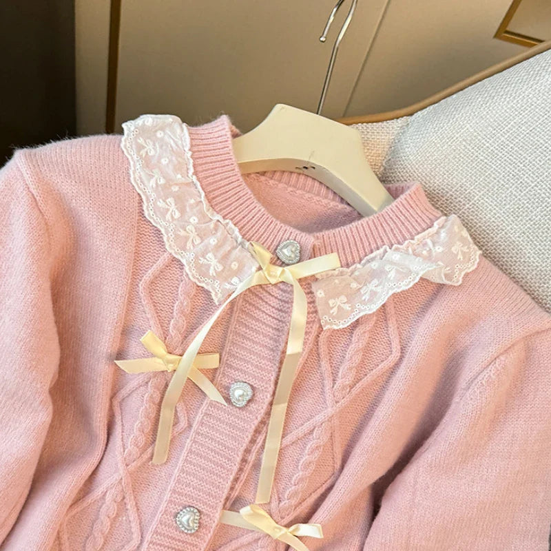 Cárdigans pastel de encaje con cuello dulce
